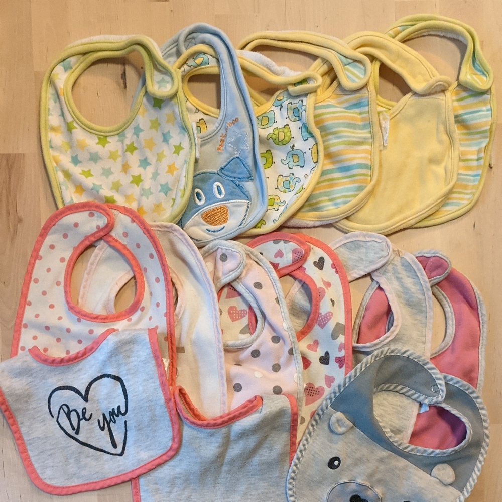 Lot of 15+ cotton bibs for babies